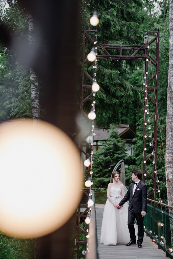 Классическая свадьба, утопающая в пудровых цветах