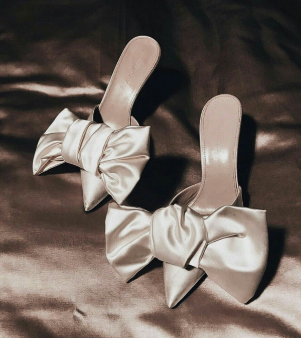 Модное решение для невест: босоножки с большими