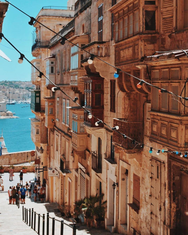 Где провести медовый месяц: выбор звезд