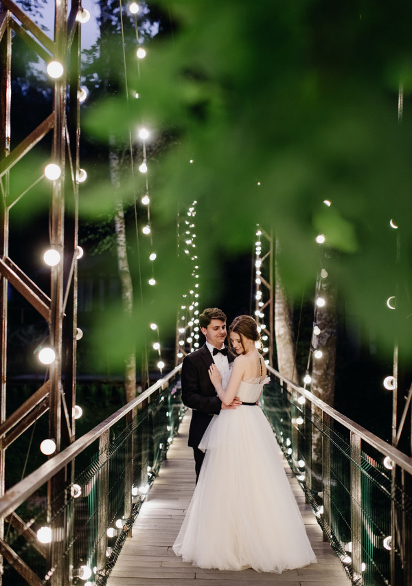 Классическая свадьба, утопающая в пудровых цветах