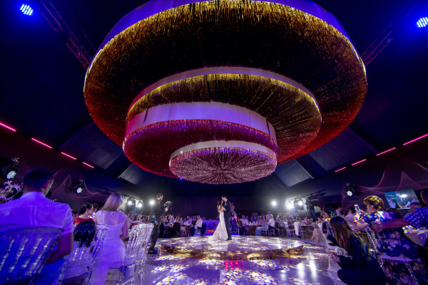 Роскошная свадьба в подмосковном замке