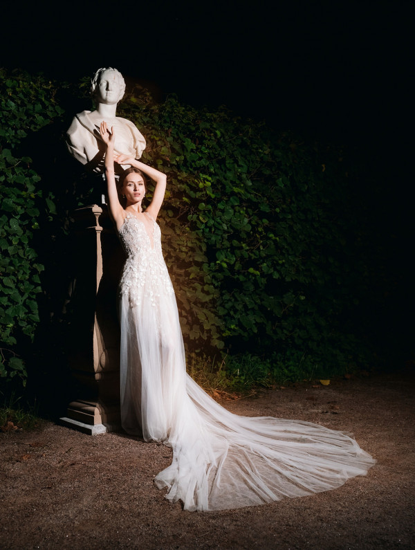 «Аристократическая» свадьба в дворцовых интерьерах