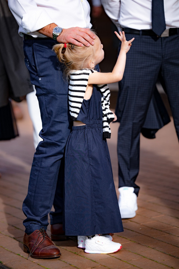 Яркая свадьба на природе