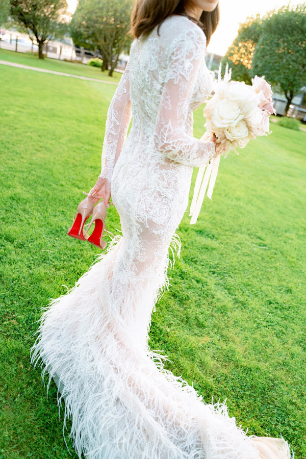 Яркая свадьба на природе