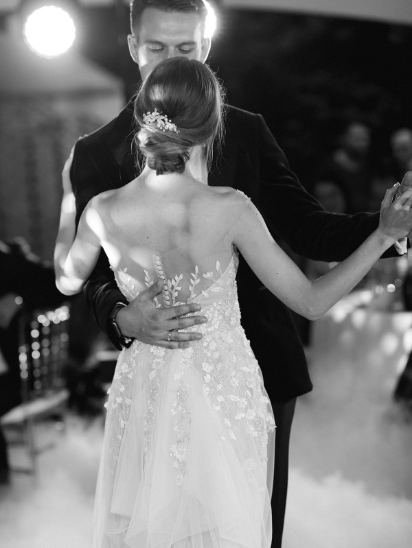 «Аристократическая» свадьба в дворцовых интерьерах