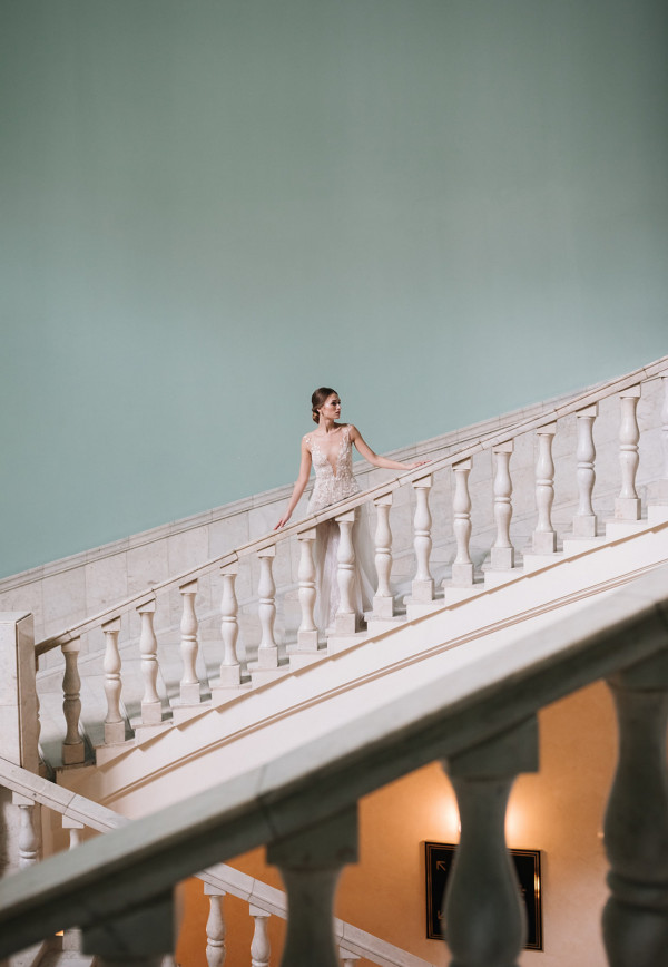 «Аристократическая» свадьба в дворцовых интерьерах