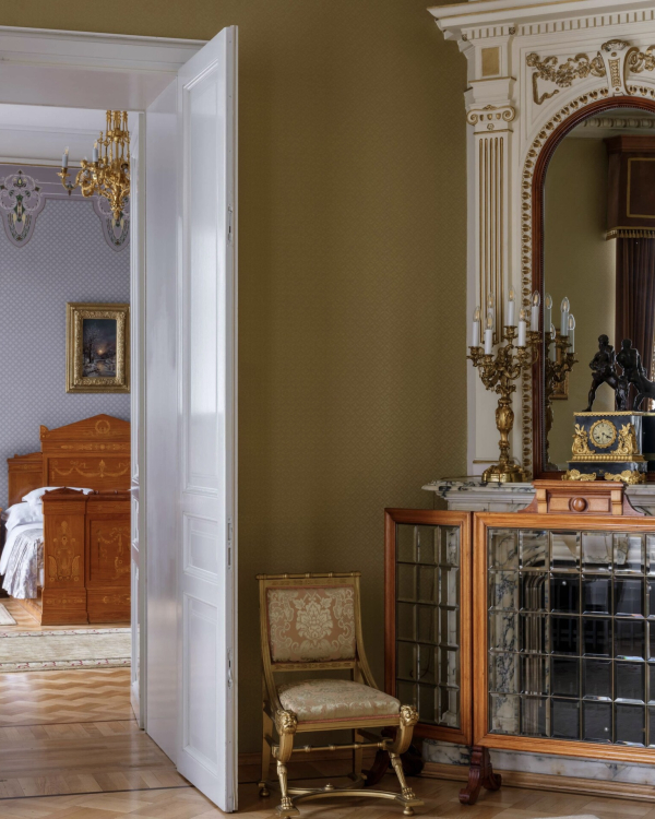 Романтические съемки в исторических интерьерах отеля «Националь»