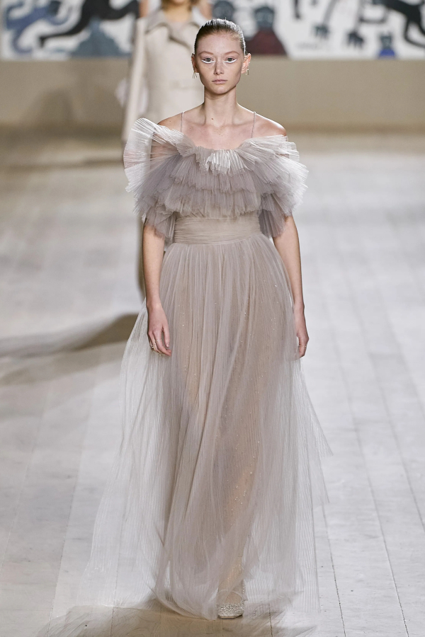 17 трендовых свадебных нарядов с кутюрного показа