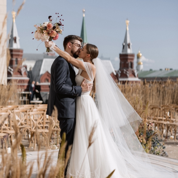 Свадьба под открытым небом в отеле Four