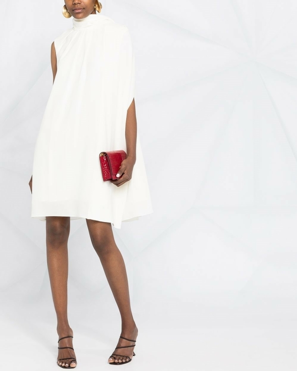 Свадебное платье с горлом все еще в