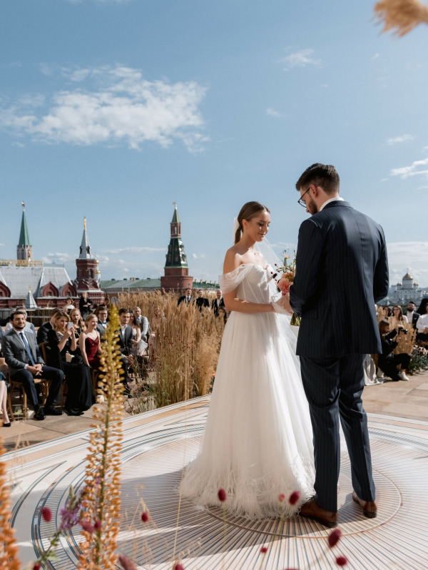 Свадьба под открытым небом в отеле Four