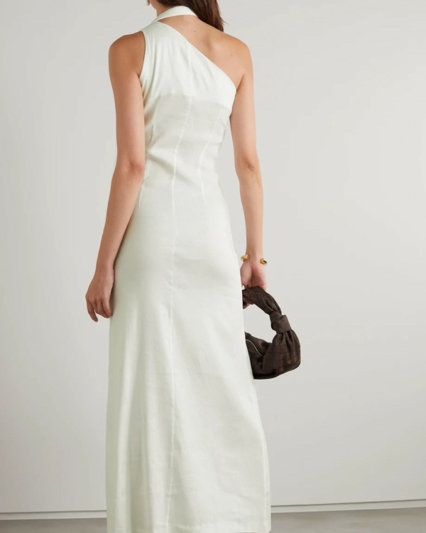 Свадебное платье с горлом все еще в