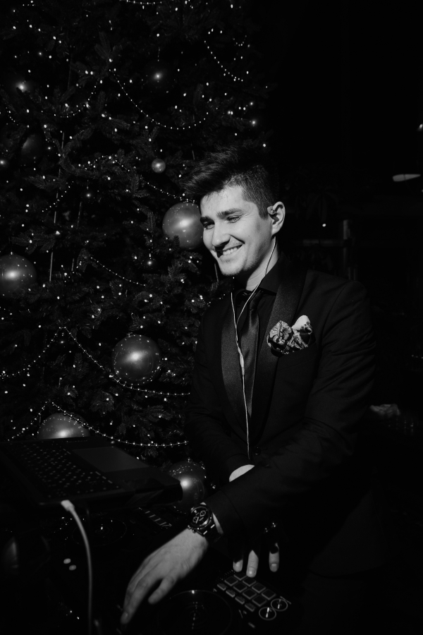 Диджеи Денис Вильман