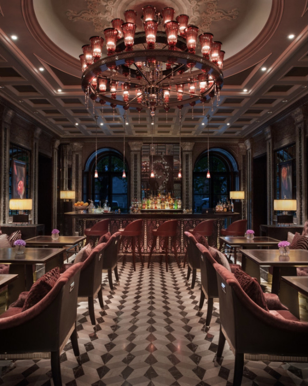 Если в Петербург, то в Four Seasons