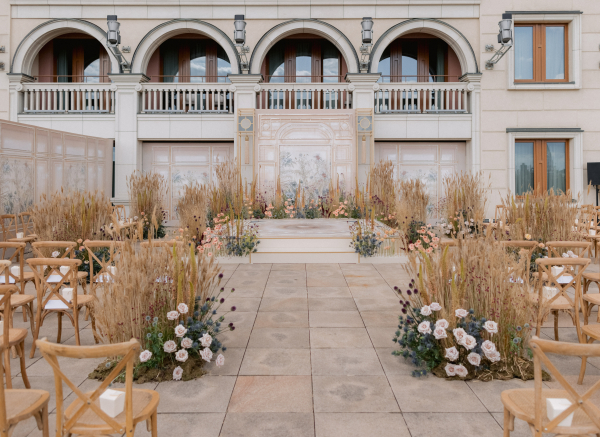 Свадьба под открытым небом в отеле Four