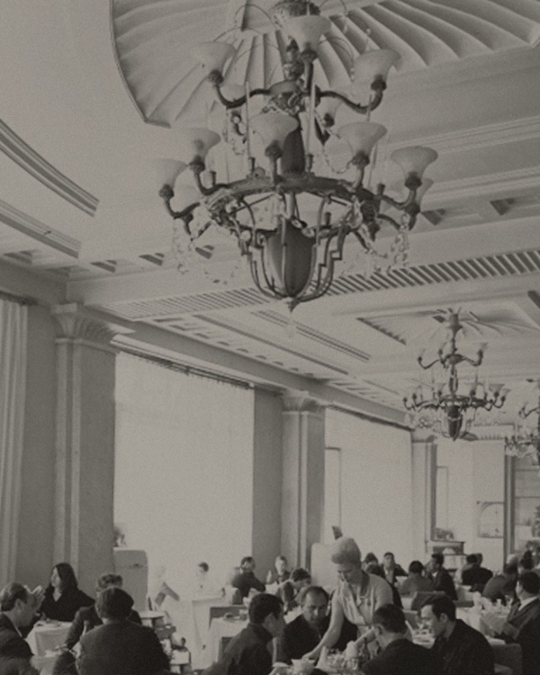 Романтические съемки в исторических интерьерах отеля «Националь»