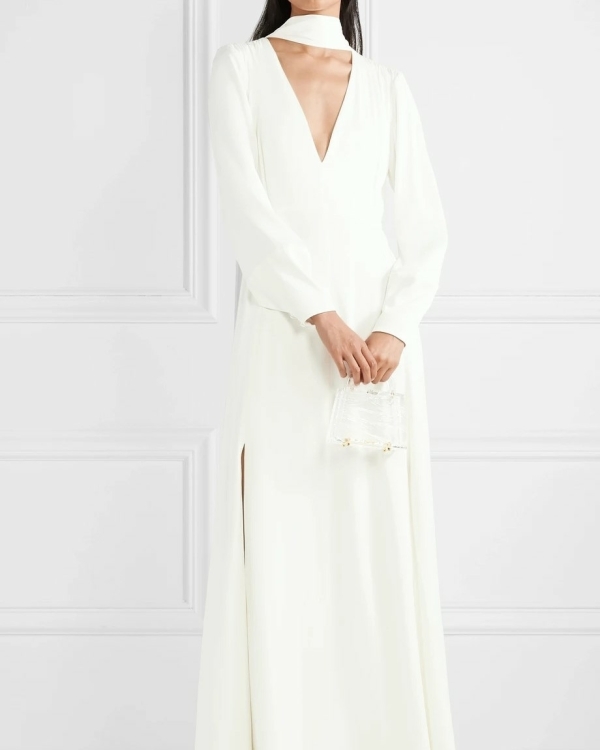 Свадебное платье с горлом все еще в