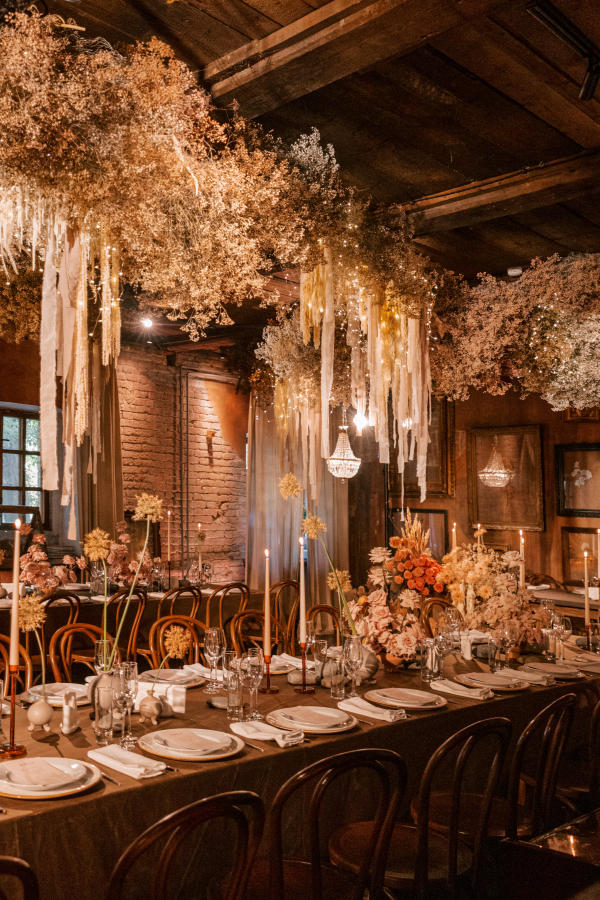 Свадьба в формате камерного семейного ужина от