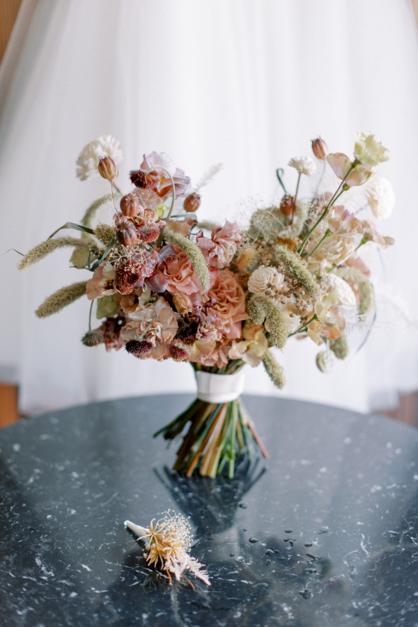 Свадьба в формате камерного семейного ужина от