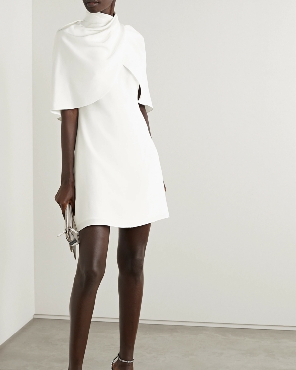 Свадебное платье с горлом все еще в