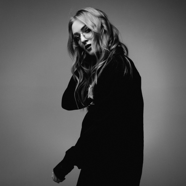 Диджеи Лена Зозуля