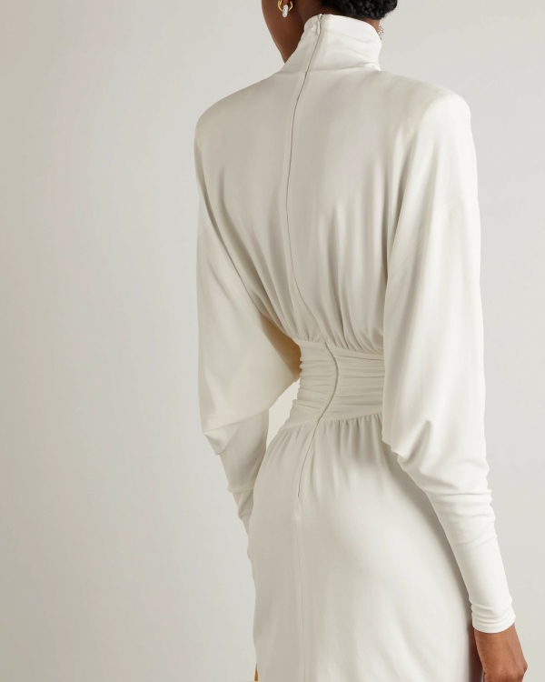 Свадебное платье с горлом все еще в