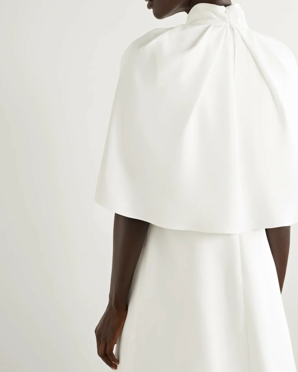 Свадебное платье с горлом все еще в