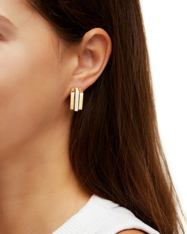 Как выглядят футуристичные свадебные украшения