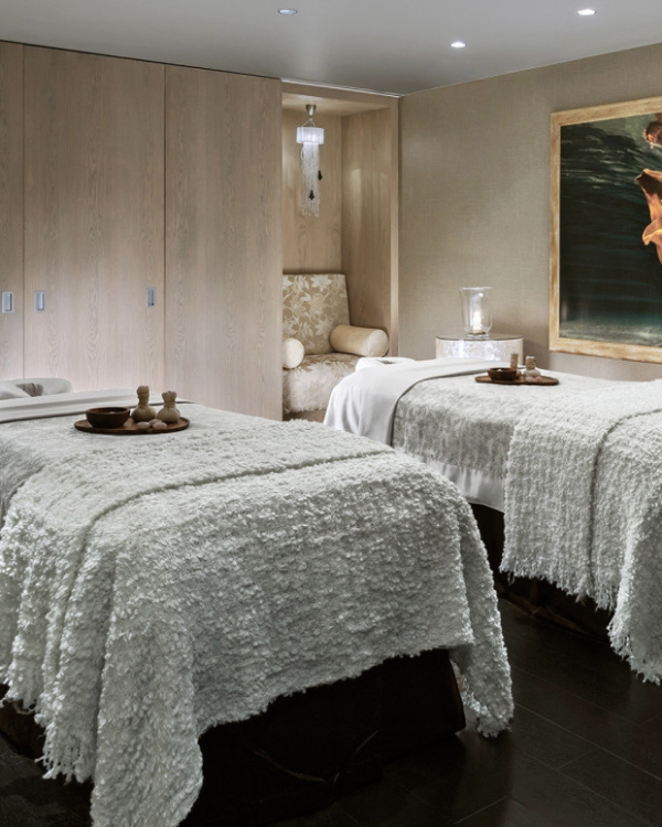 Если в Петербург, то в Four Seasons