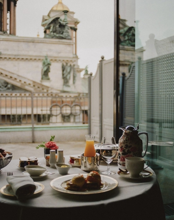 Если в Петербург, то в Four Seasons