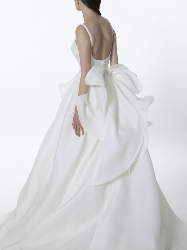 Минималистичные свадебные платья от Galia Lahav и