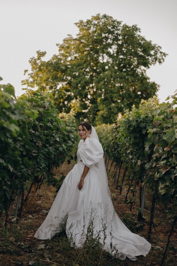 Свадьба среди виноградников в грузинском отеле Vazisubani