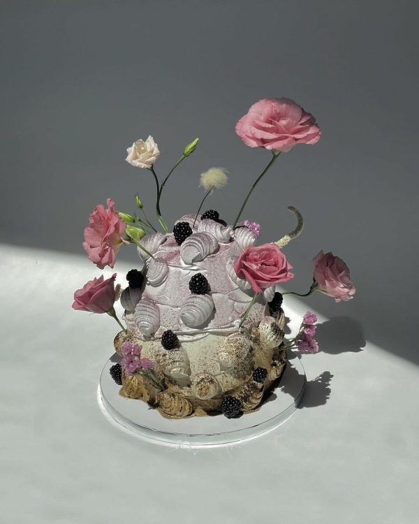 30 дизайнерских свадебных тортов, которые даже резать