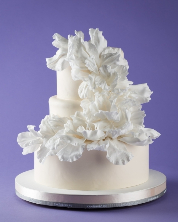 30 дизайнерских свадебных тортов, которые даже резать