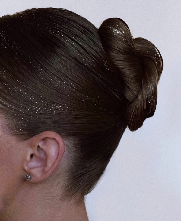 Как уложить длинные волосы на свадьбу?