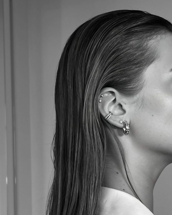 Как уложить длинные волосы на свадьбу?