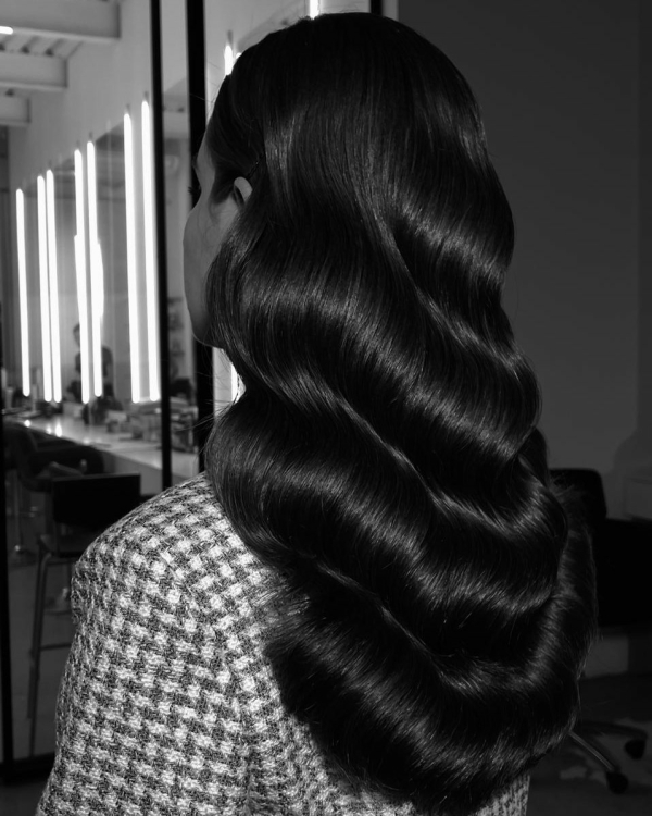 Как уложить длинные волосы на свадьбу?