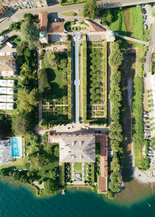 Декораторы ABOUT YOU