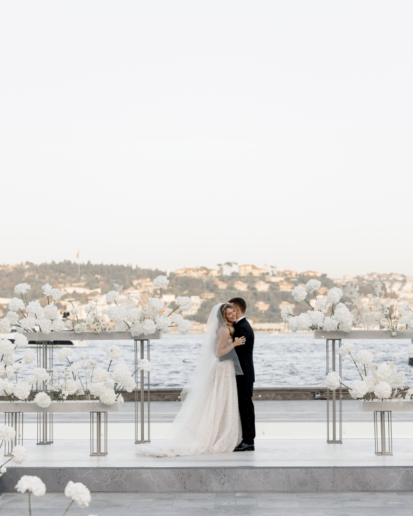 Белоснежная свадьба с видом на Босфор