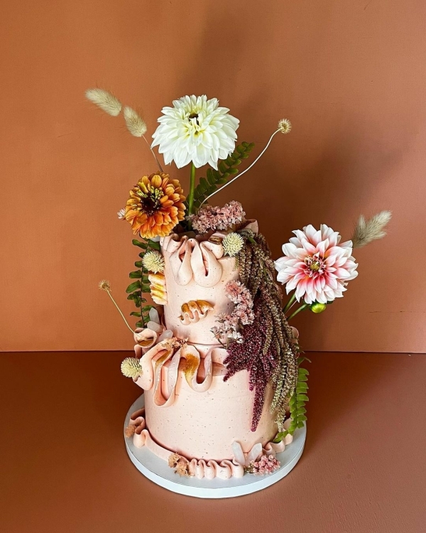 30 дизайнерских свадебных тортов, которые даже резать
