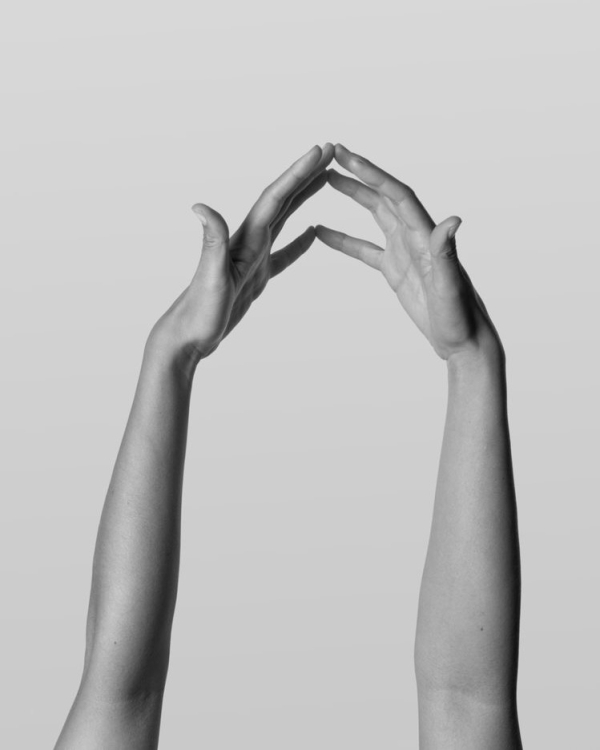 Бьюти-гороскоп на февраль: когда делать стрижки, окрашивание,