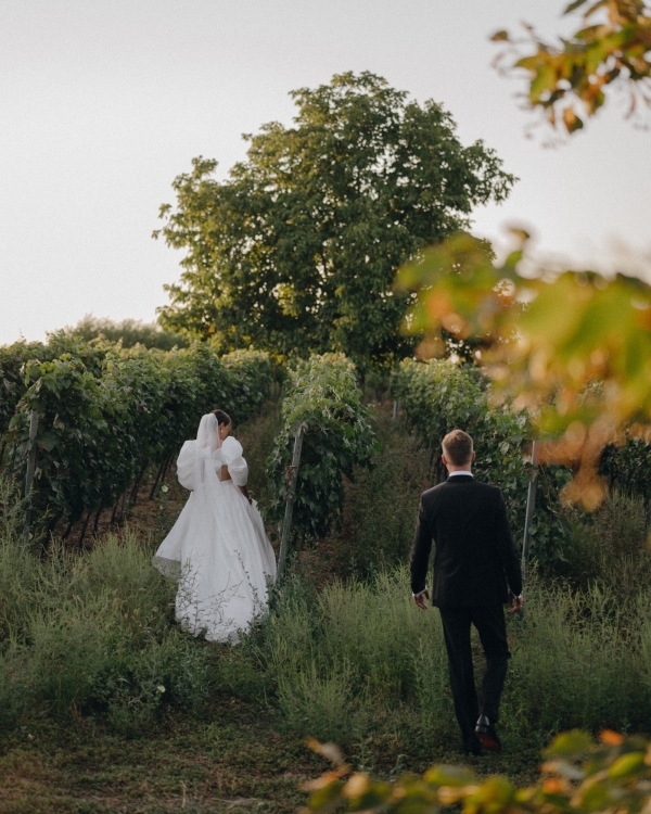 Свадьба среди виноградников в грузинском отеле Vazisubani