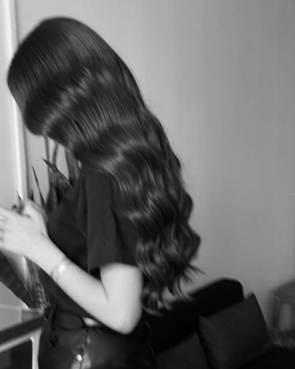 Как уложить длинные волосы на свадьбу?