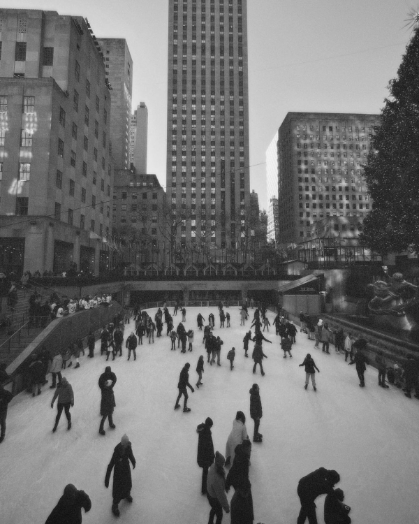 Романтик дома, мини-путешествие и свидание на катке