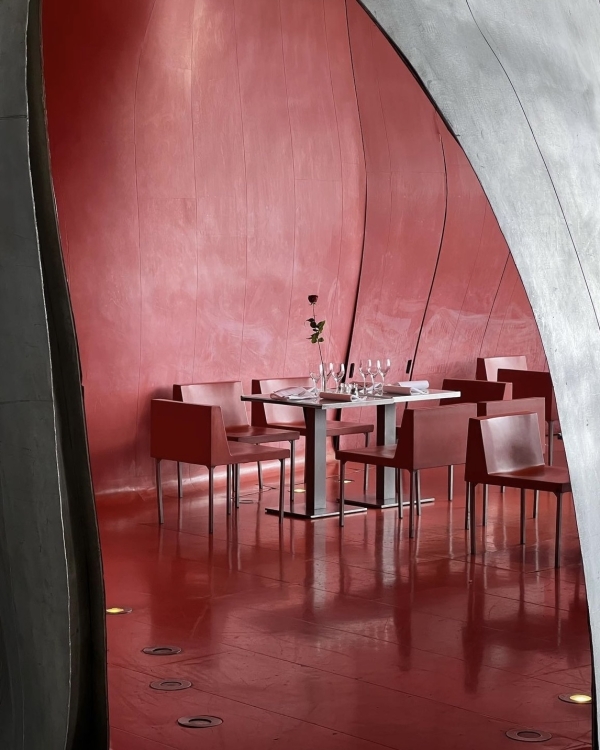 Романтик дома, мини-путешествие и свидание на катке