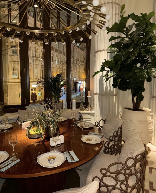 Вечер с Дэвидом Боуи, греческий сарган в