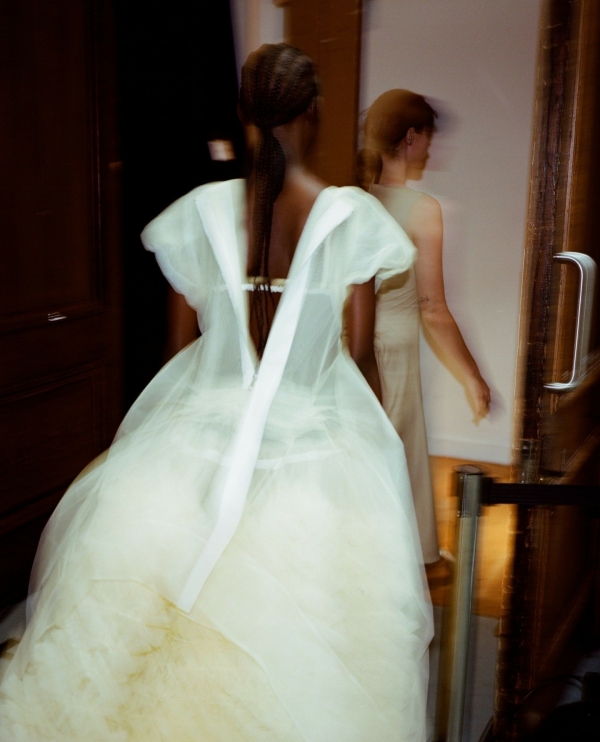 А надо ли приглашать их на свадьбу?