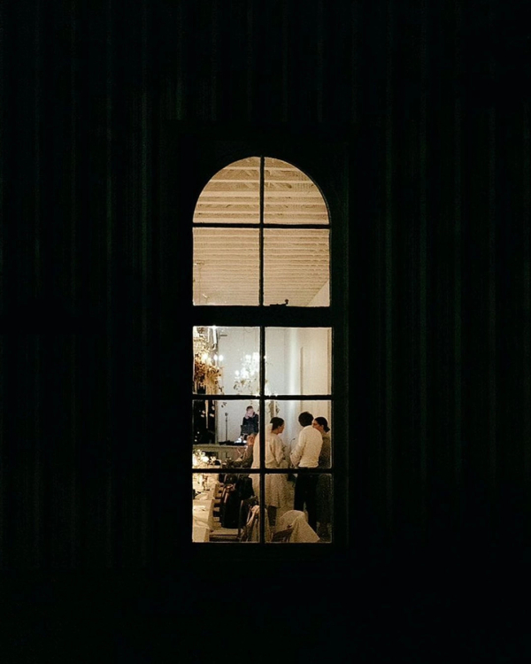 А надо ли приглашать их на свадьбу?