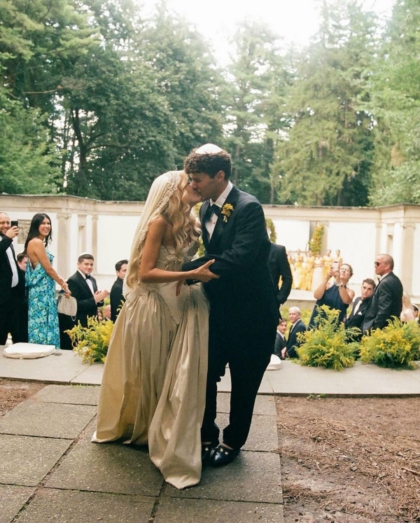 Что важно учесть при выборе даты свадьбы?