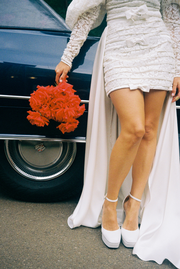 Интервью с невестой: о вдохновении 90-ми, контролируемом